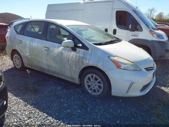  Salvage Toyota Prius v