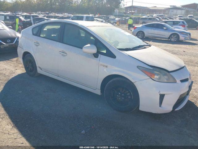  Salvage Toyota Prius