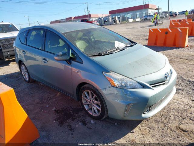  Salvage Toyota Prius v