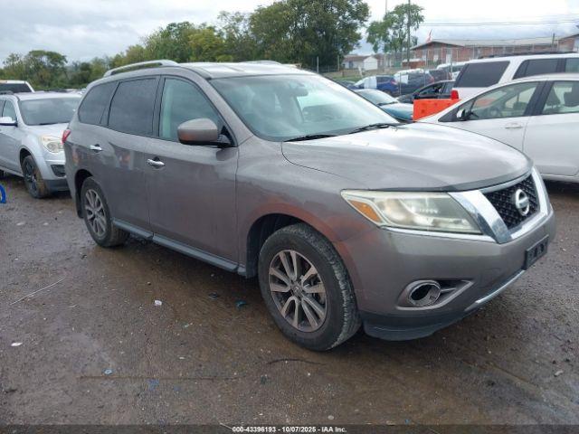  Salvage Nissan Pathfinder