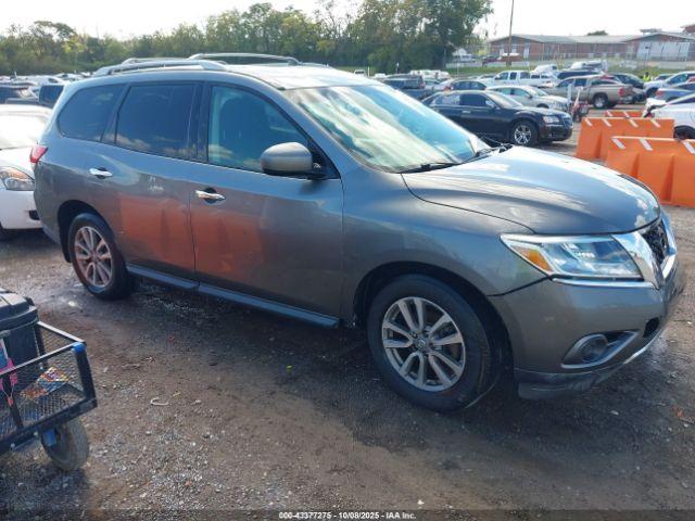  Salvage Nissan Pathfinder