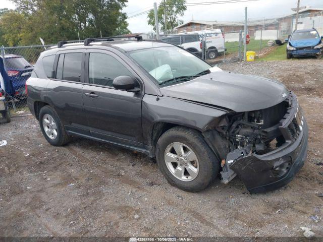  Salvage Jeep Compass
