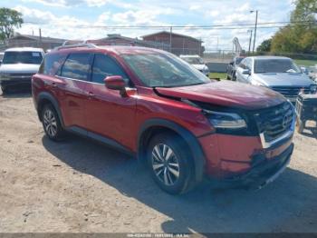  Salvage Nissan Pathfinder