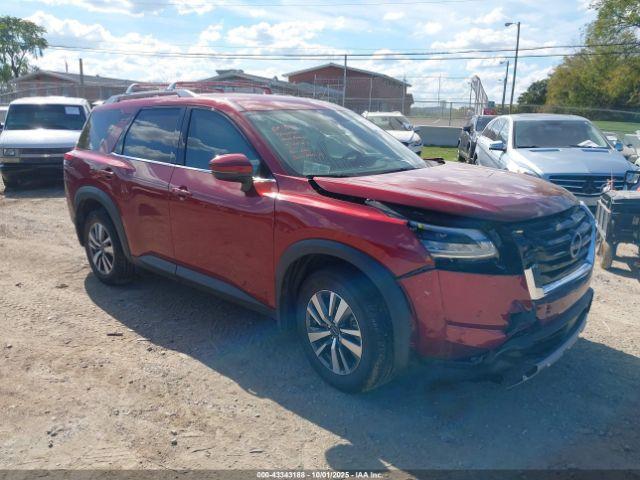  Salvage Nissan Pathfinder