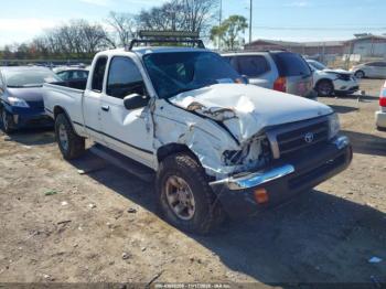  Salvage Toyota Tacoma