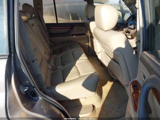 Lexus LX 470 Image 10