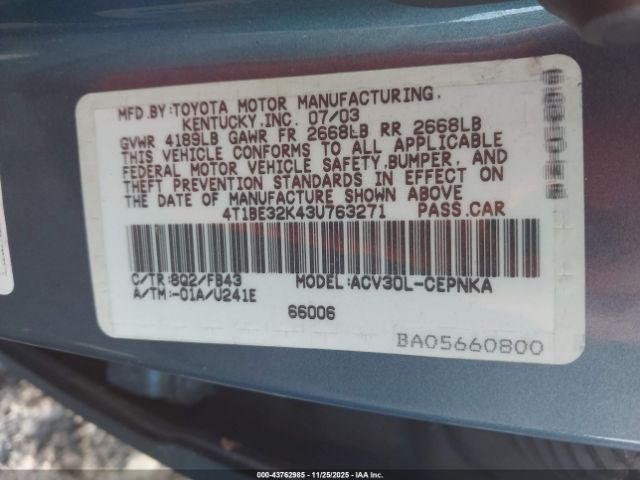 Toyota Camry Le Image 8