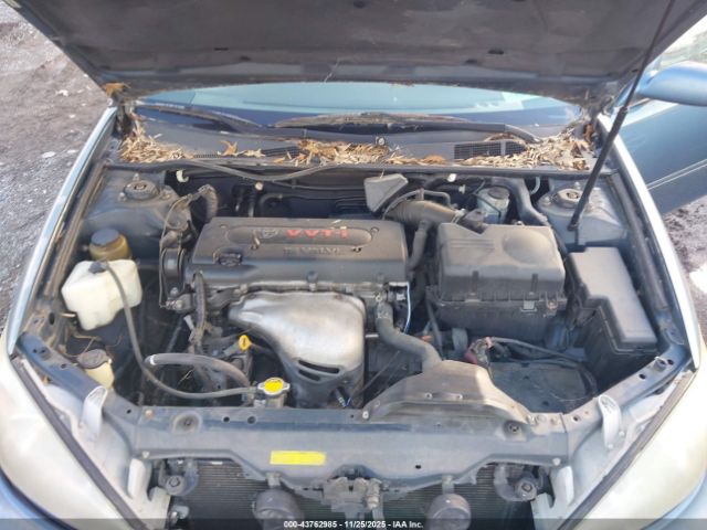 Toyota Camry Le Image 6