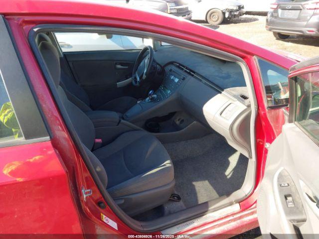 Toyota Prius Two Image 2