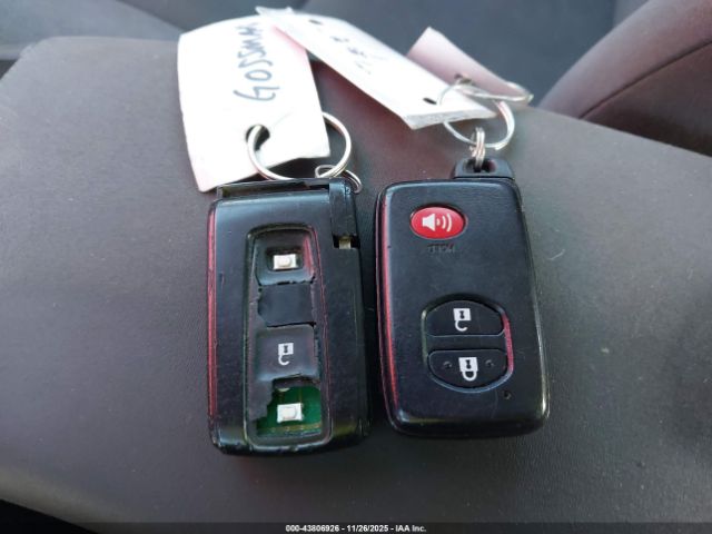 Toyota Prius Two Image 7