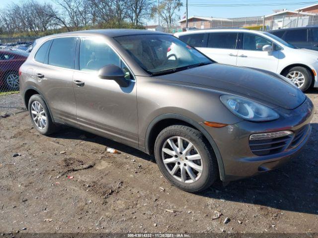  Salvage Porsche Cayenne