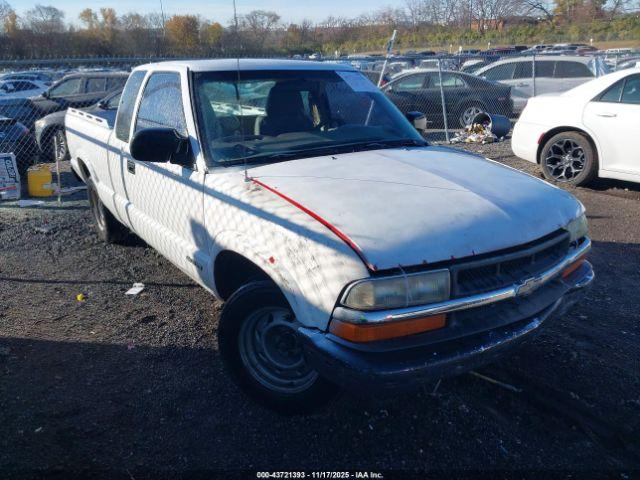 Salvage Chevrolet S-10