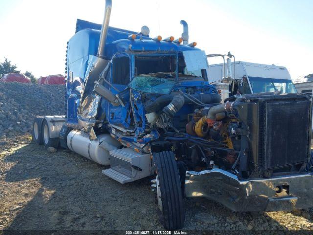  Salvage Peterbilt 379