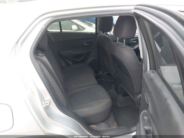 Chevrolet Trax Ls Image 5