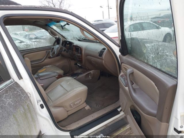 Toyota Sequoia Sr5 V8 Image 3