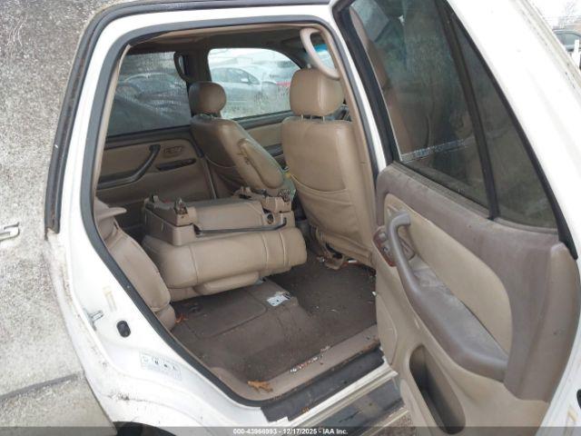 Toyota Sequoia Sr5 V8 Image 2