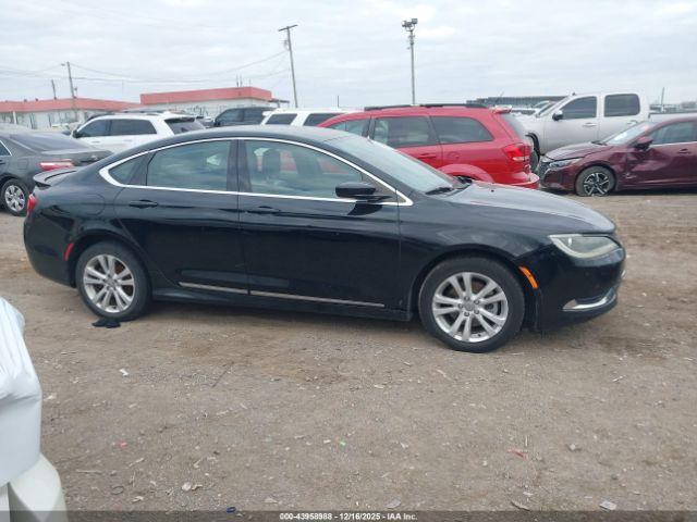 Chrysler 200 Limited Platinum Image 11