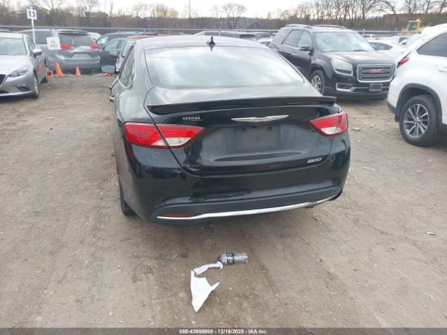 Chrysler 200 Limited Platinum Image 10