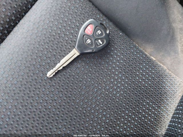 Toyota Corolla S Image 7