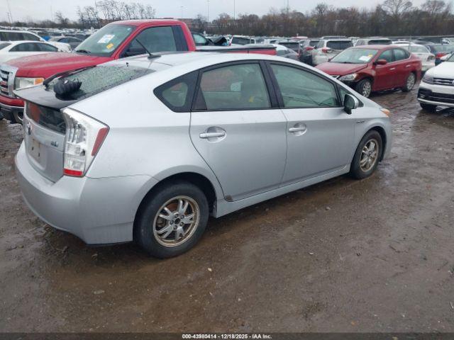 Toyota Prius Two Image 4