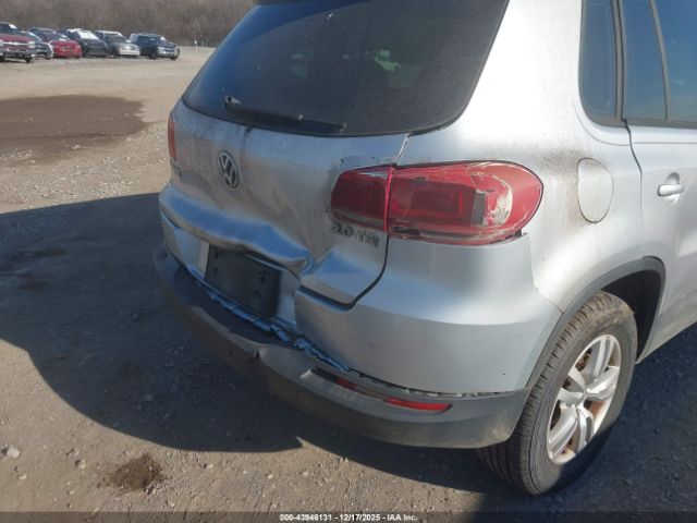 Volkswagen Tiguan S Image 4