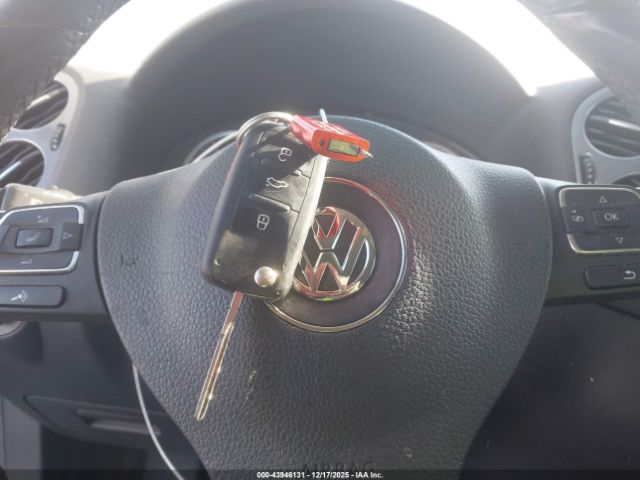 Volkswagen Tiguan S Image 11