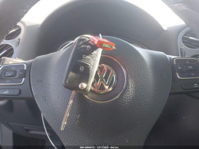 Volkswagen Tiguan S Image 11