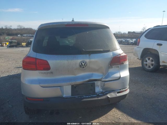 Volkswagen Tiguan S Image 12