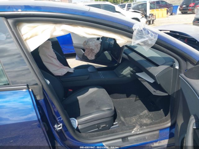 Tesla Model 3 Long Range Rear-wheel Drive Image 18