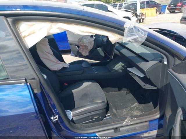 Tesla Model 3 Long Range Rear-wheel Drive Image 18