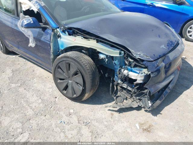 Tesla Model 3 Long Range Rear-wheel Drive Image 15