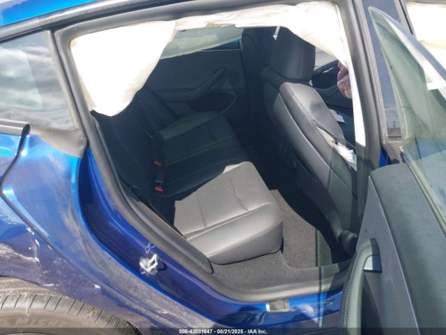 Tesla Model 3 Long Range Rear-wheel Drive Image 14