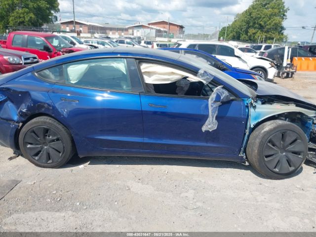 Tesla Model 3 Long Range Rear-wheel Drive Image 17