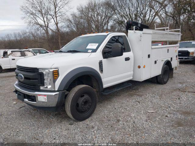 Ford F-550 Xl Image 2