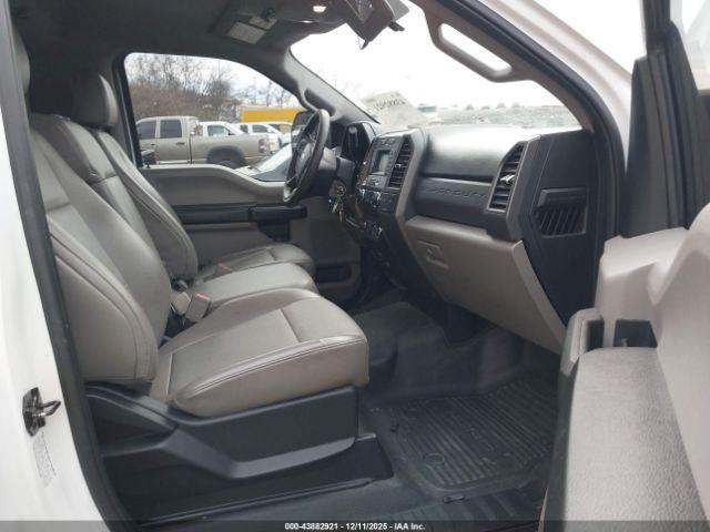 Ford F-550 Xl Image 12