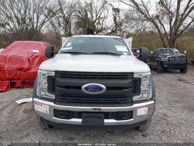 Ford F-550 Xl Image 14