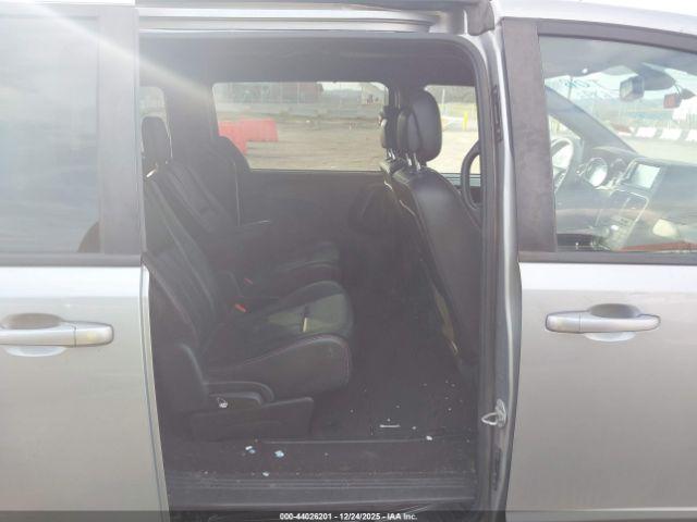 Dodge Grand Caravan Gt Image 11