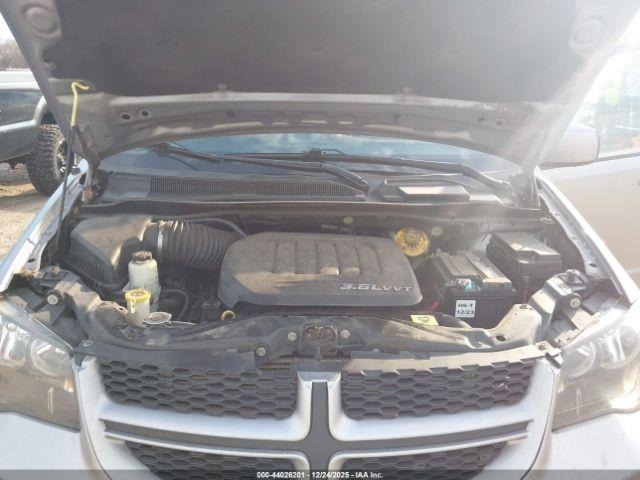 Dodge Grand Caravan Gt Image 13