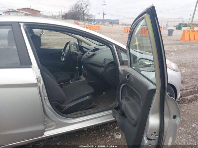 Ford Fiesta Se Image 10