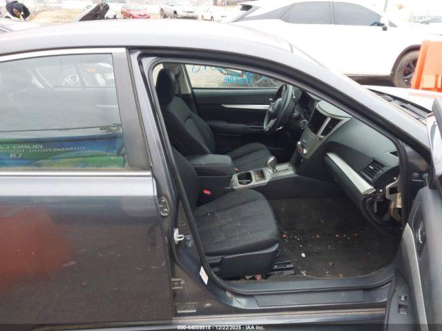 Subaru Legacy 2.5i Premium Image 3