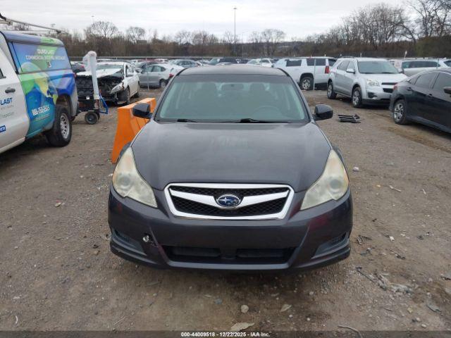 Subaru Legacy 2.5i Premium Image 6