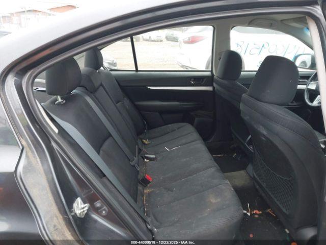 Subaru Legacy 2.5i Premium Image 2