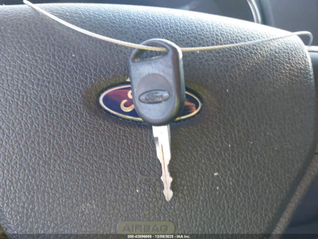 Ford Explorer Xlt Image 10