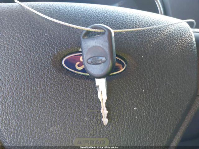 Ford Explorer Xlt Image 10