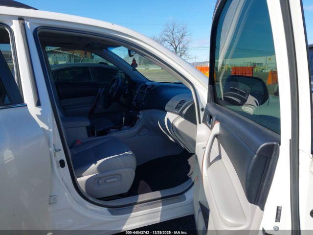 Toyota Highlander Limited V6 Image 5