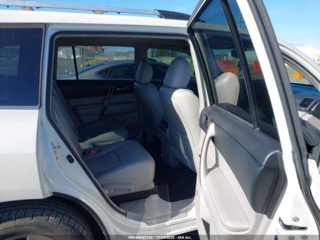 Toyota Highlander Limited V6 Image 4