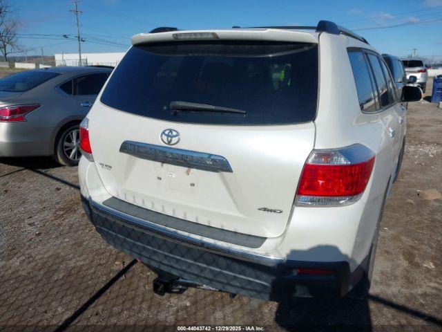 Toyota Highlander Limited V6 Image 14