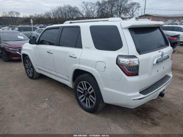 Toyota 4Runner Limited Image 7