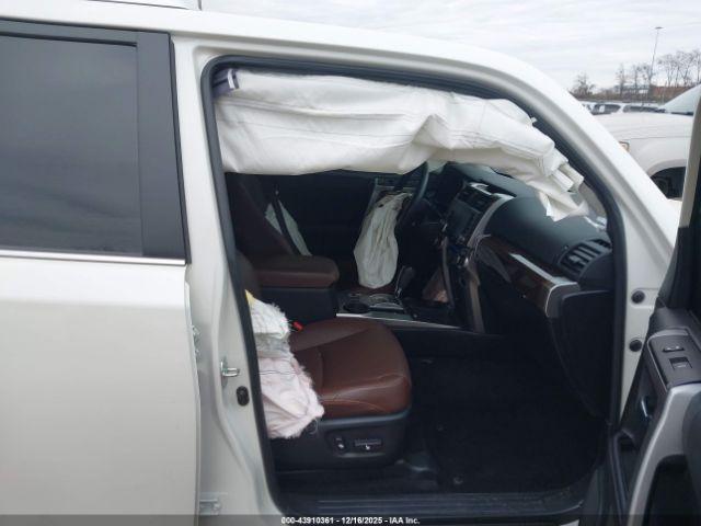 Toyota 4Runner Limited Image 9