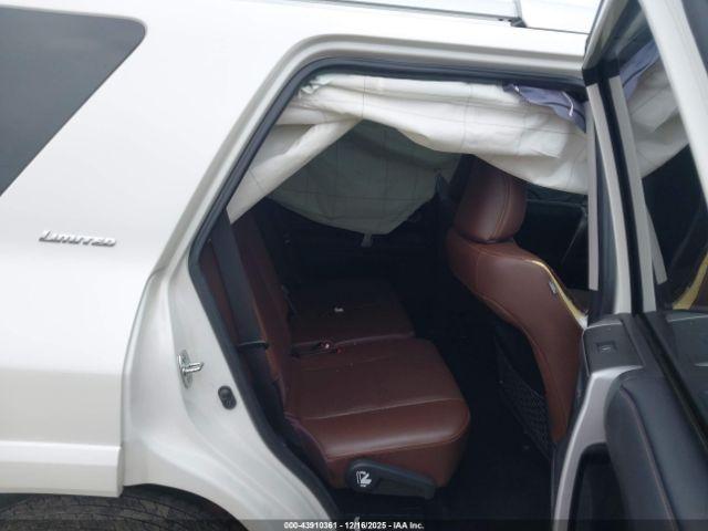 Toyota 4Runner Limited Image 12